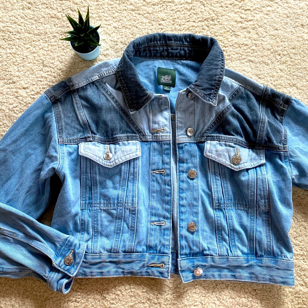 Women’s XS Two-Tone Blue Jean Jacket with Silver Buttons Chest Pockets